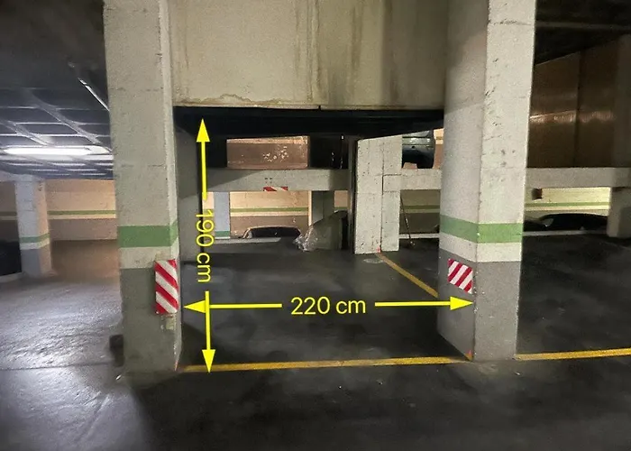 Vivienda Turistica Reformada En Zona Residencial Con Garaje Y Wifi Lejlighed *