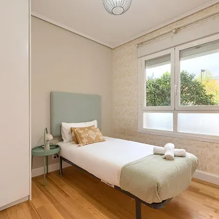 Vivienda Turistica Reformada En Zona Residencial Con Garaje Y Wifi شقة